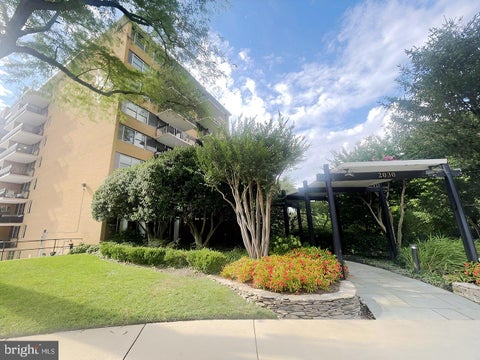 Photo of 2030 N Adams Street #208, ARLINGTON, VA 22201 (MLS # VAAR2080064)