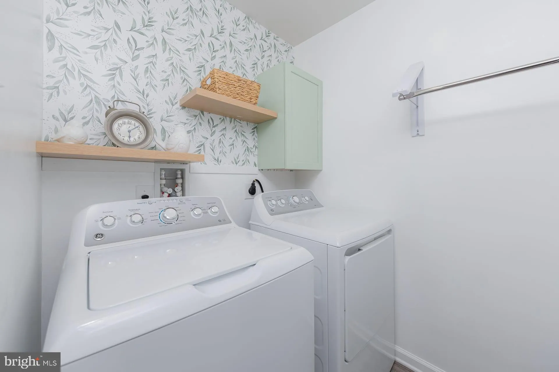 Mays Landing, New Jersey 08330, United States, 4 Bedrooms Bedrooms, ,3 BathroomsBathrooms,Residential,Coming Soon,171812