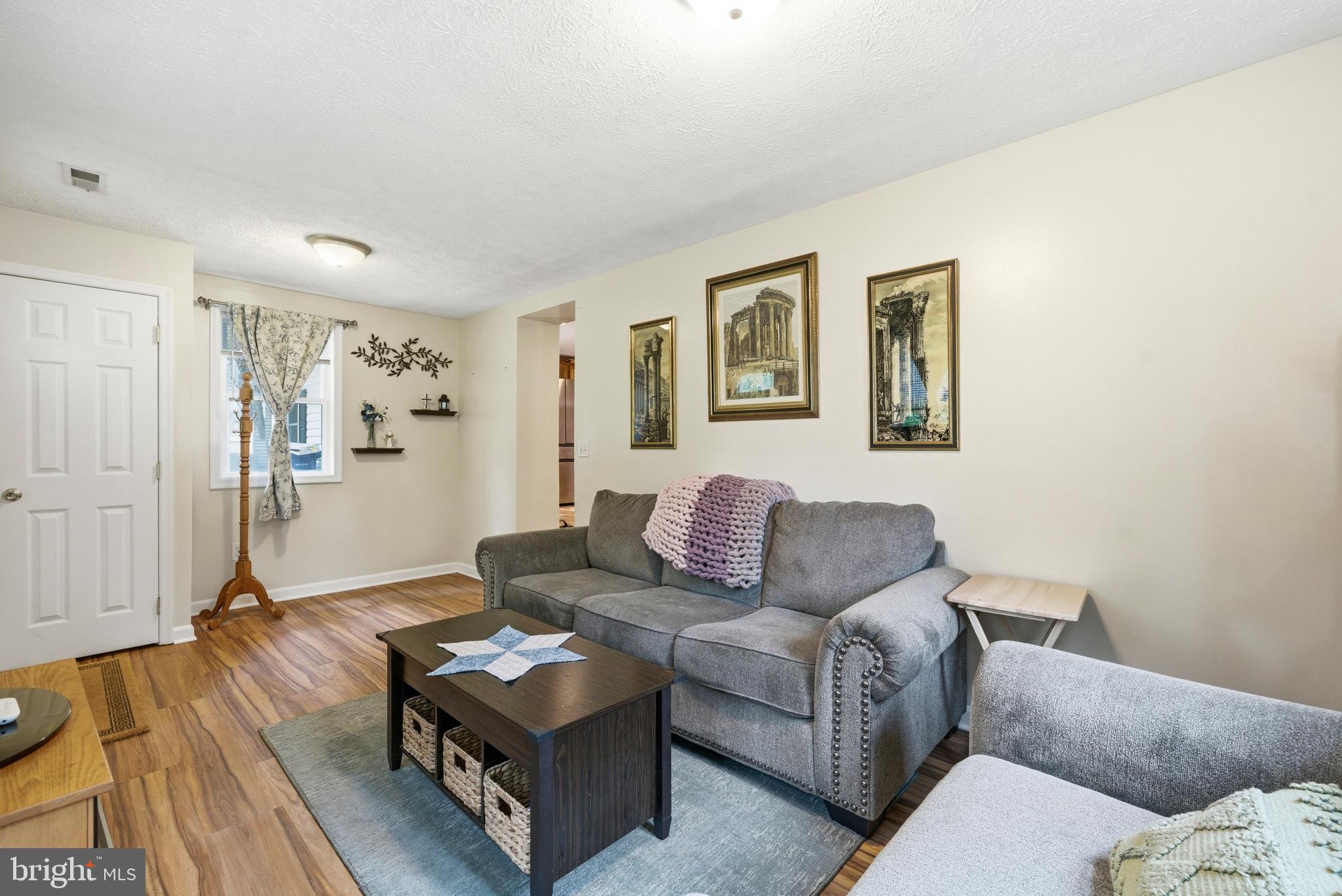 GOLDEN BEACH - Residential