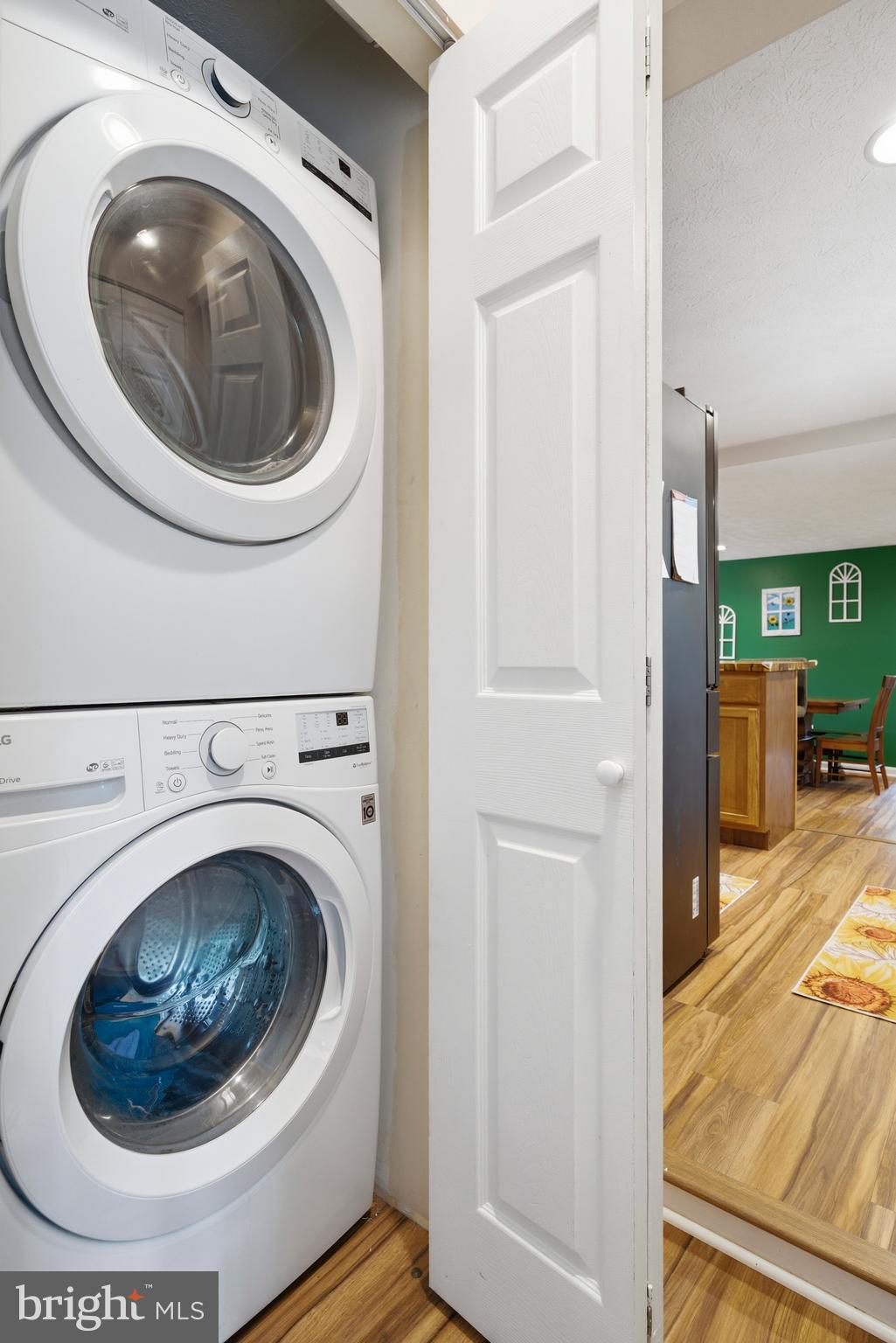 GOLDEN BEACH - Residential