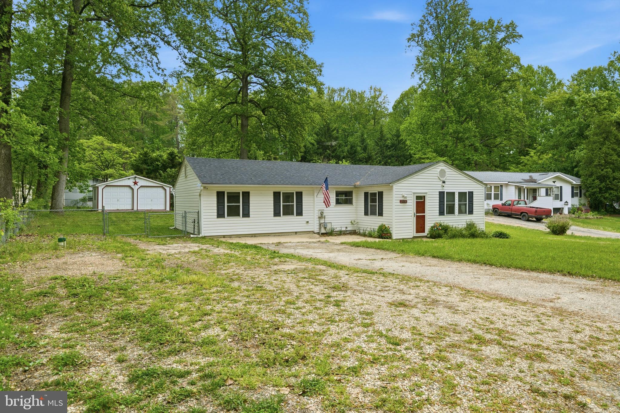 GOLDEN BEACH - Residential