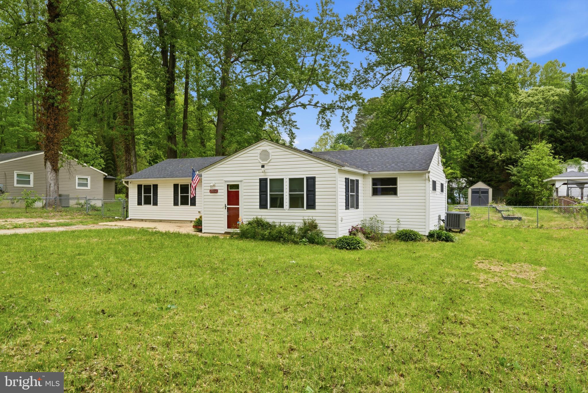 GOLDEN BEACH - Residential