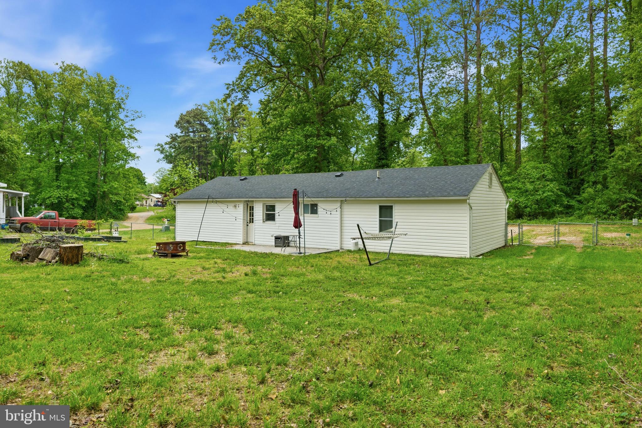 GOLDEN BEACH - Residential