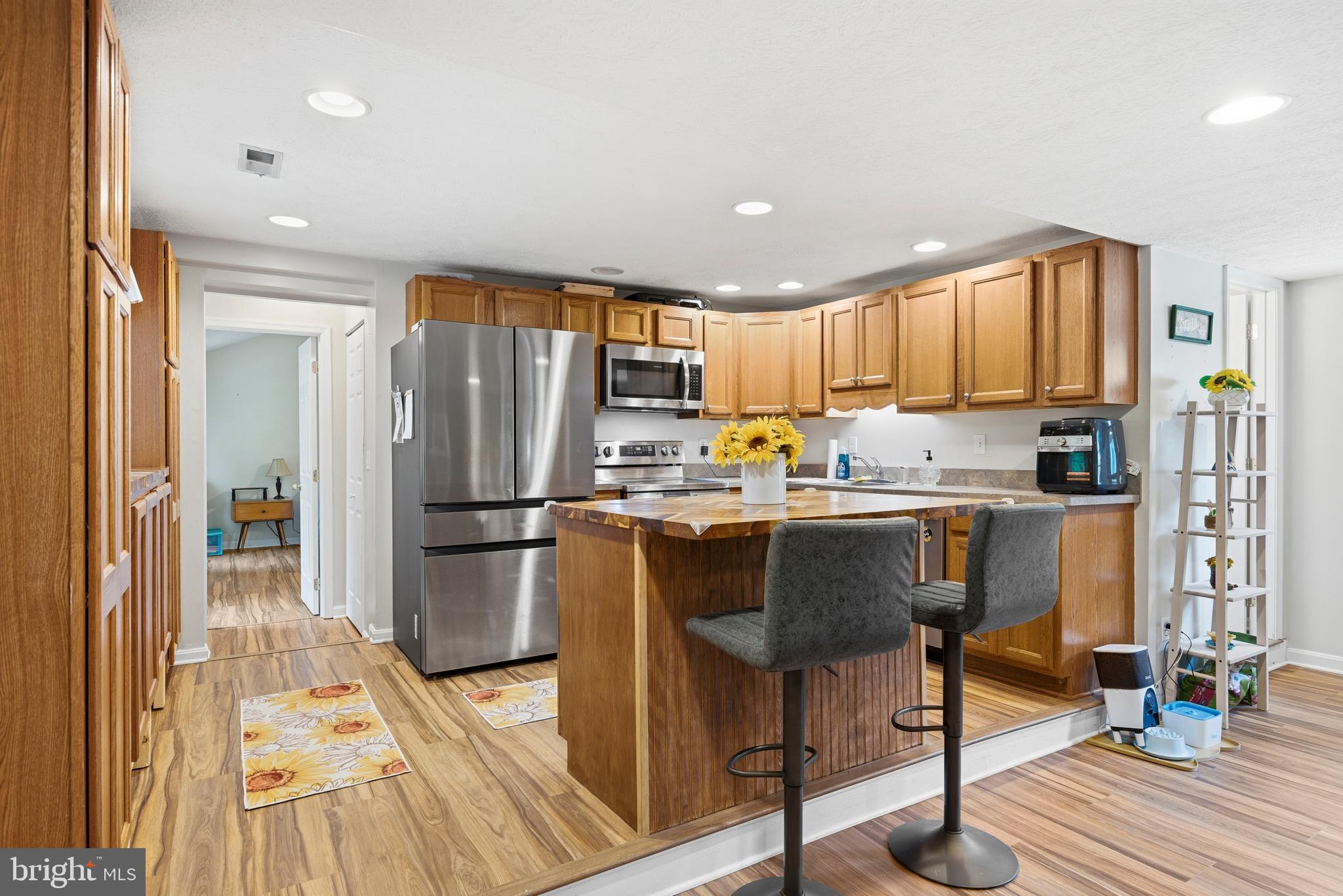 GOLDEN BEACH - Residential