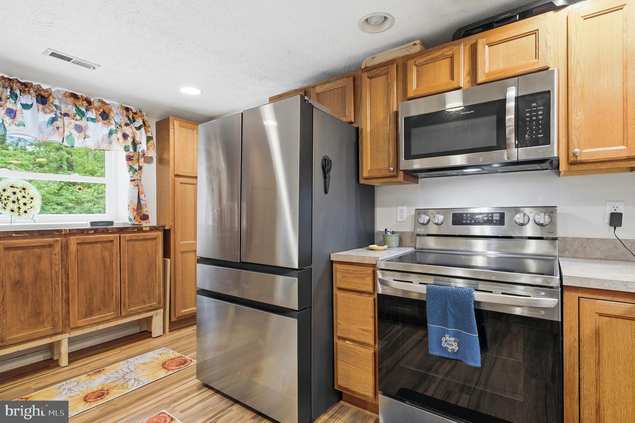 GOLDEN BEACH - Residential