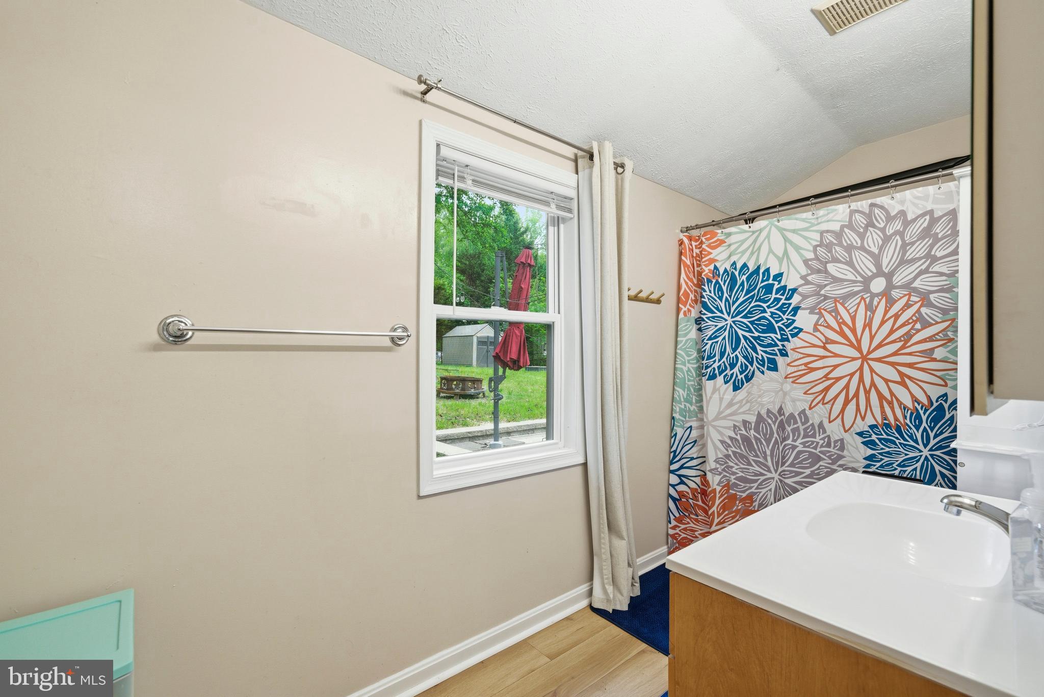 GOLDEN BEACH - Residential