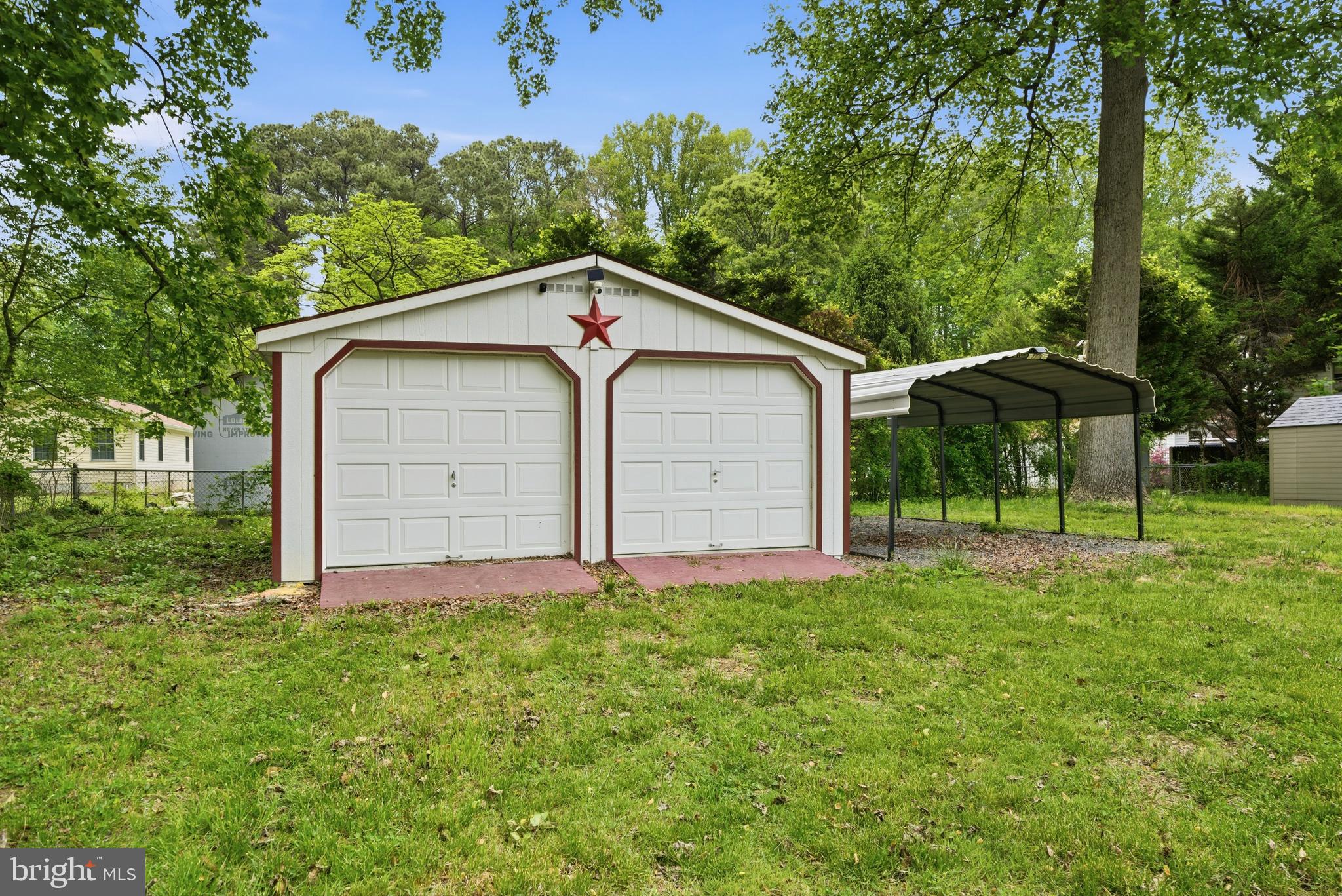 GOLDEN BEACH - Residential