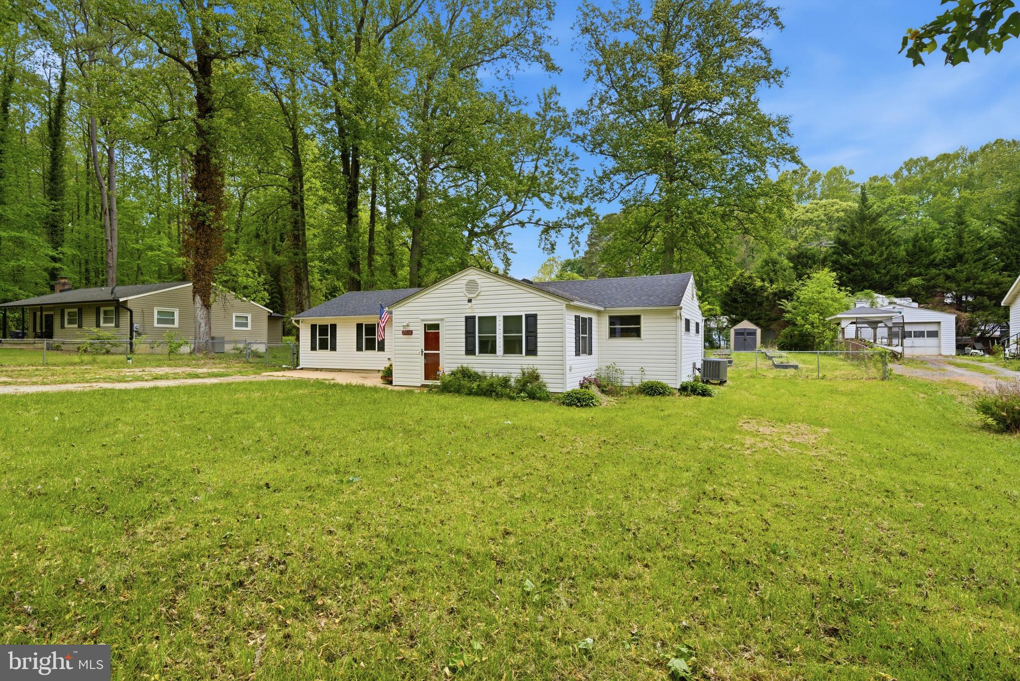 GOLDEN BEACH - Residential