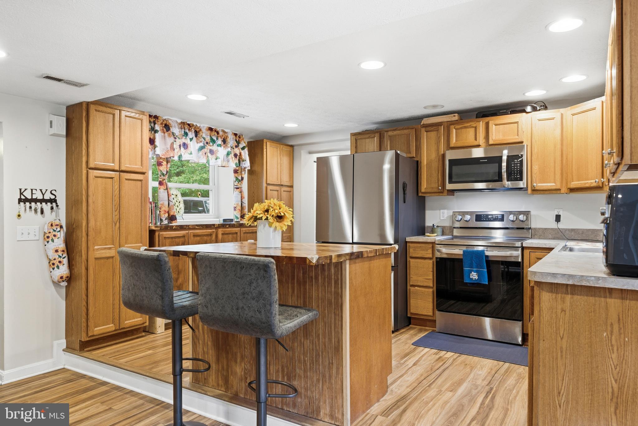 GOLDEN BEACH - Residential