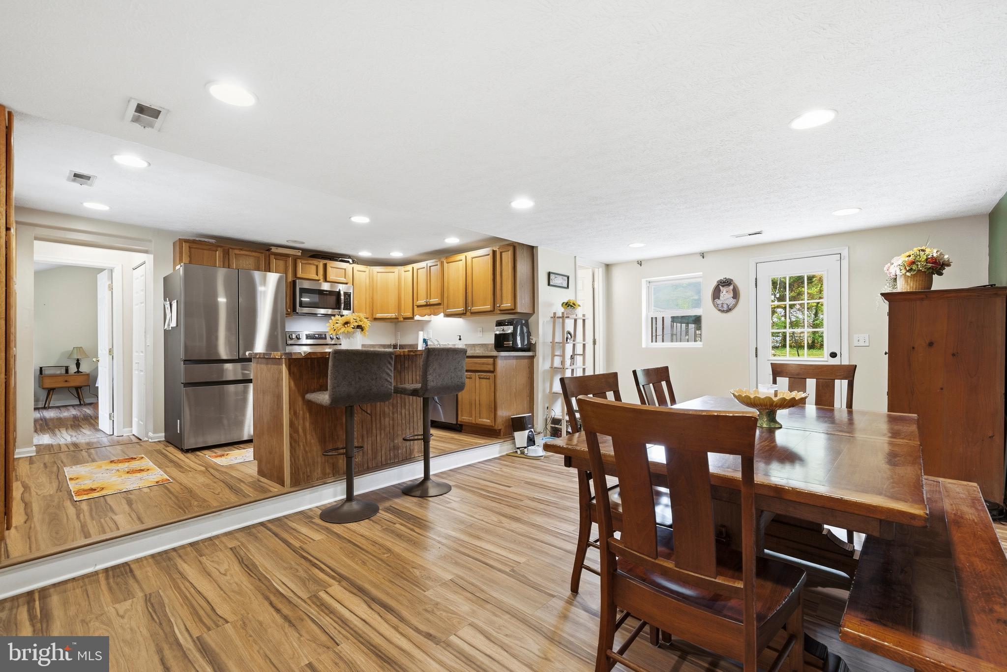 GOLDEN BEACH - Residential