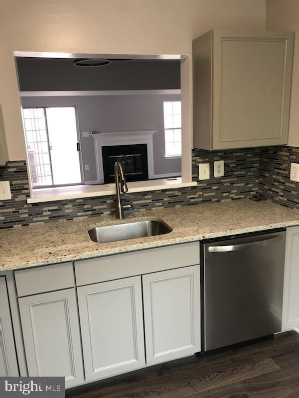 FOUNDERS WOODS - Residential