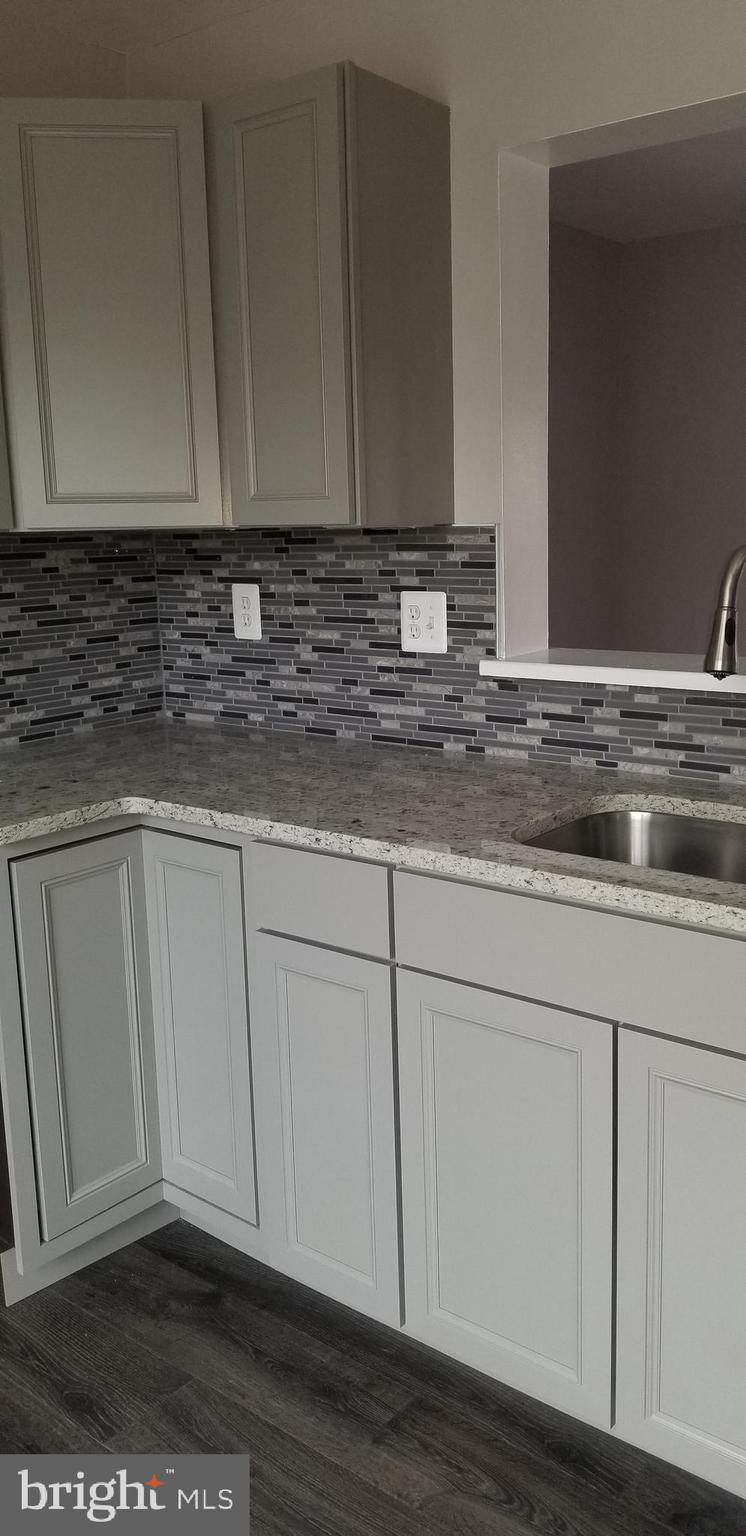 FOUNDERS WOODS - Residential