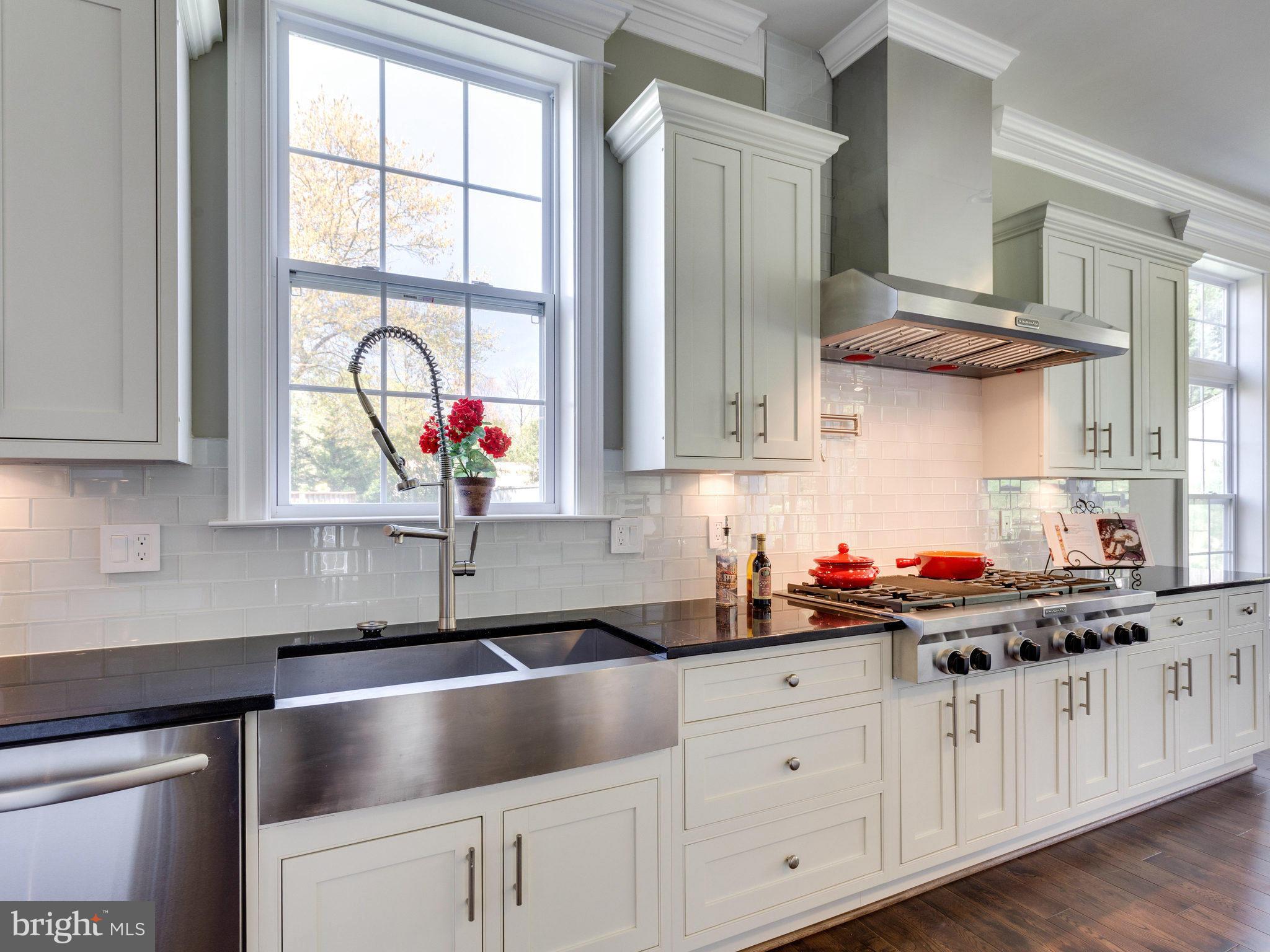 LANGLEY MANOR - Residential