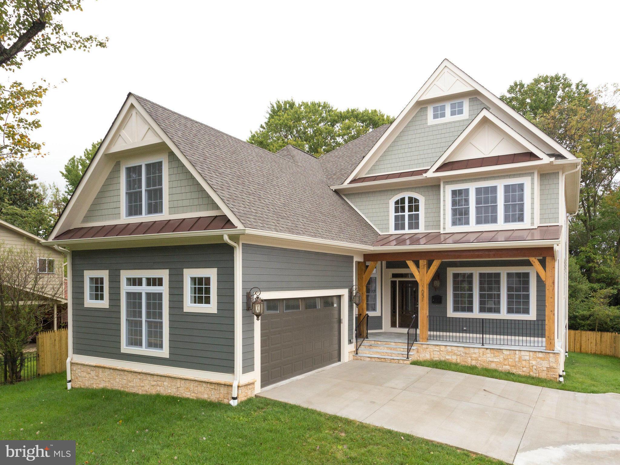 LANGLEY MANOR - Residential