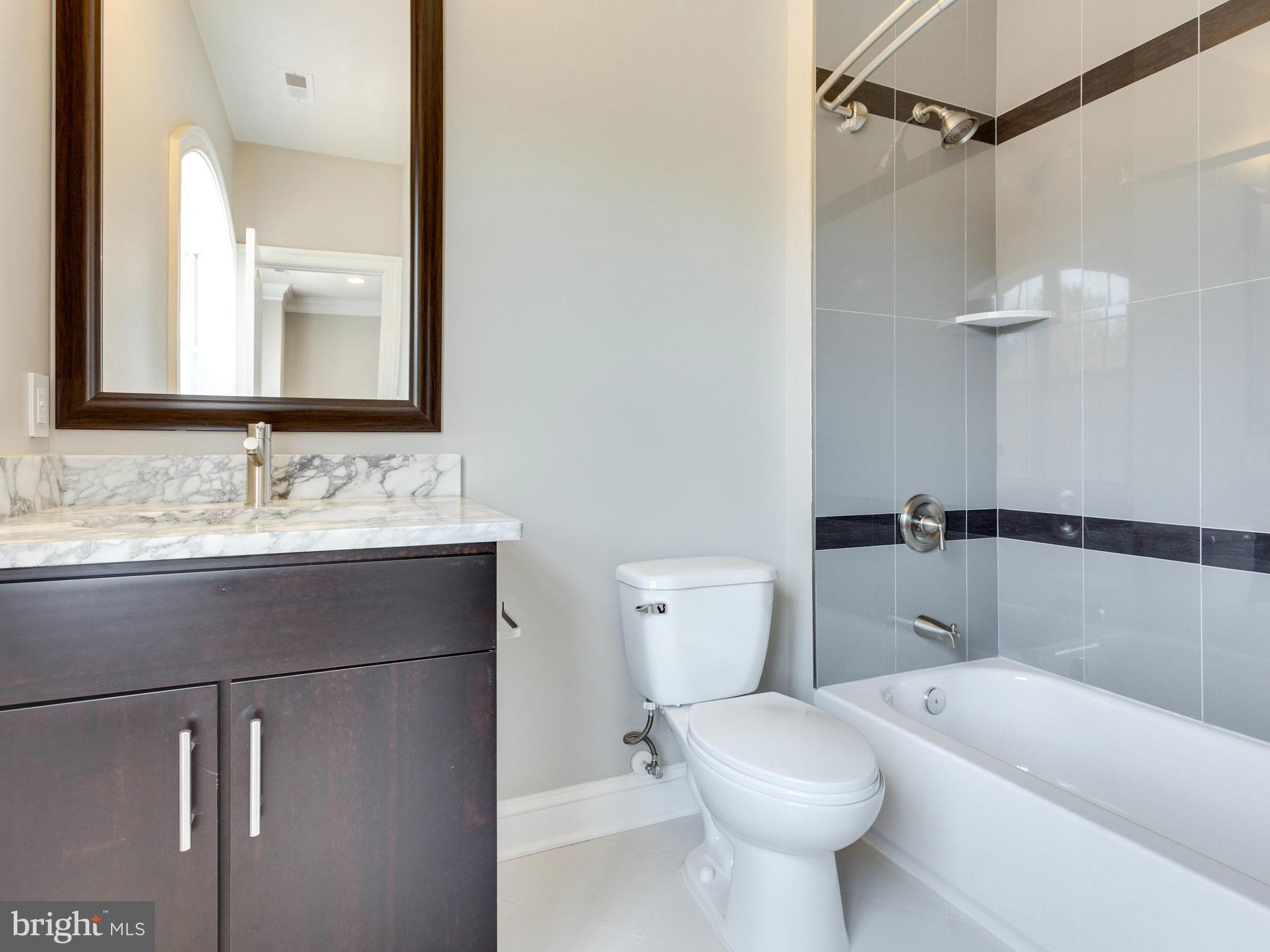 LANGLEY MANOR - Residential