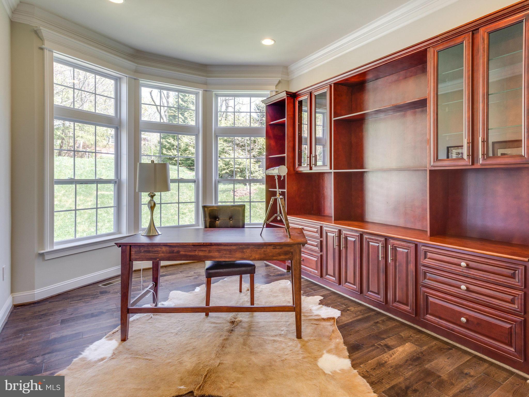 LANGLEY MANOR - Residential