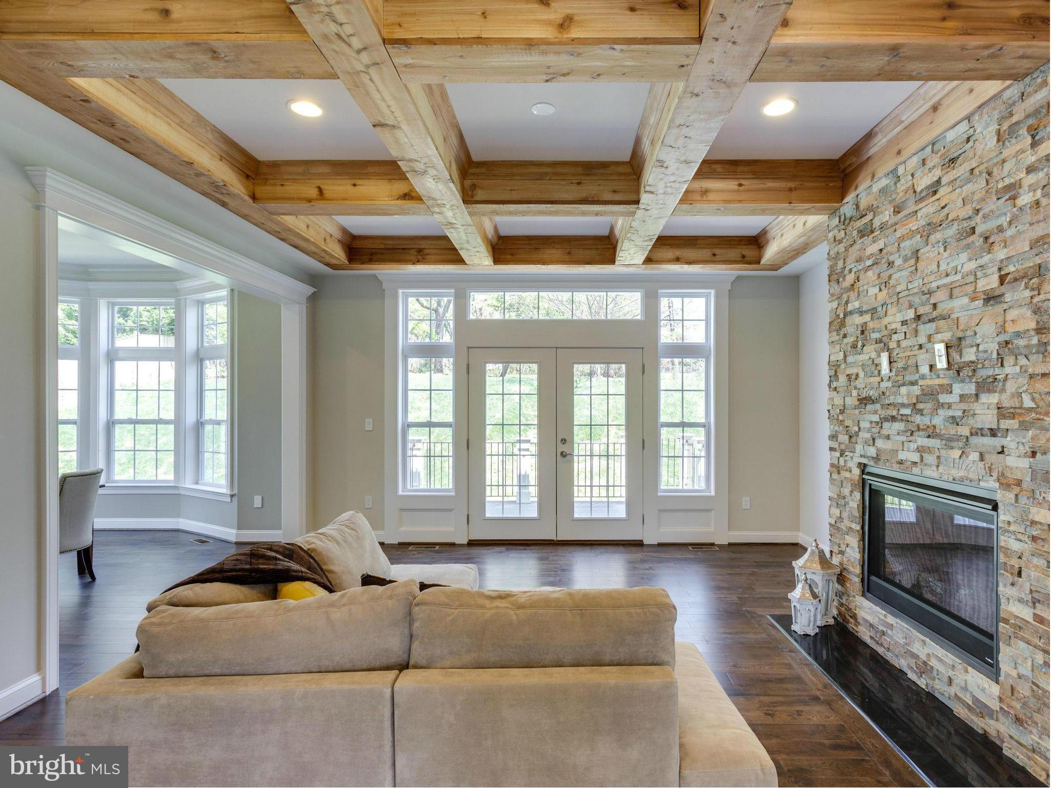 LANGLEY MANOR - Residential