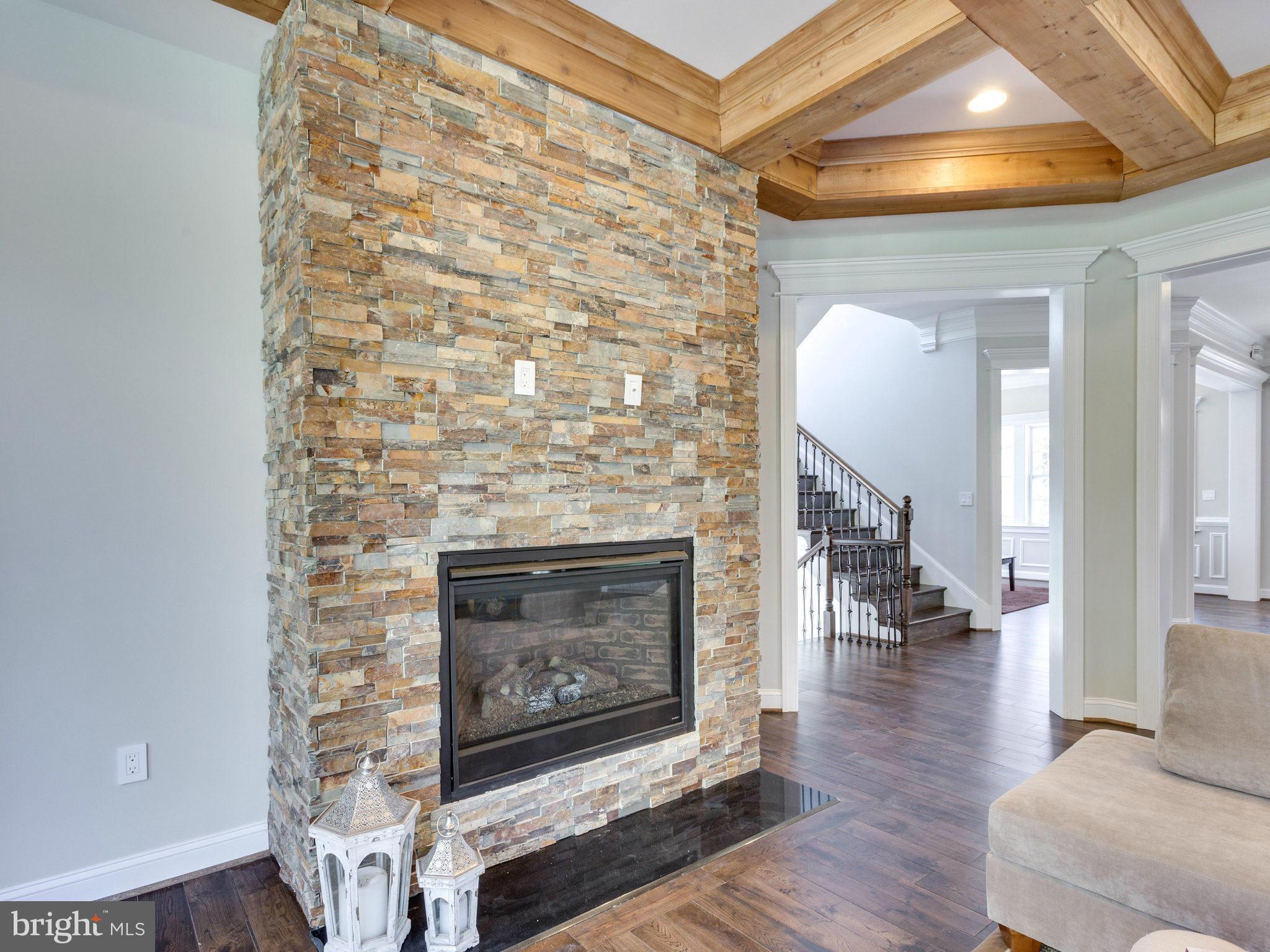 LANGLEY MANOR - Residential