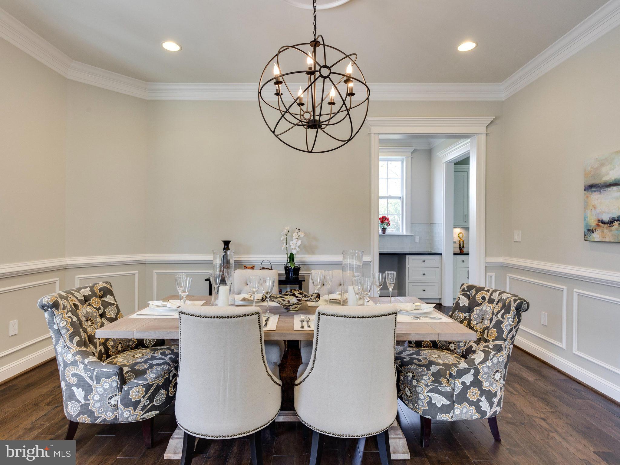 LANGLEY MANOR - Residential