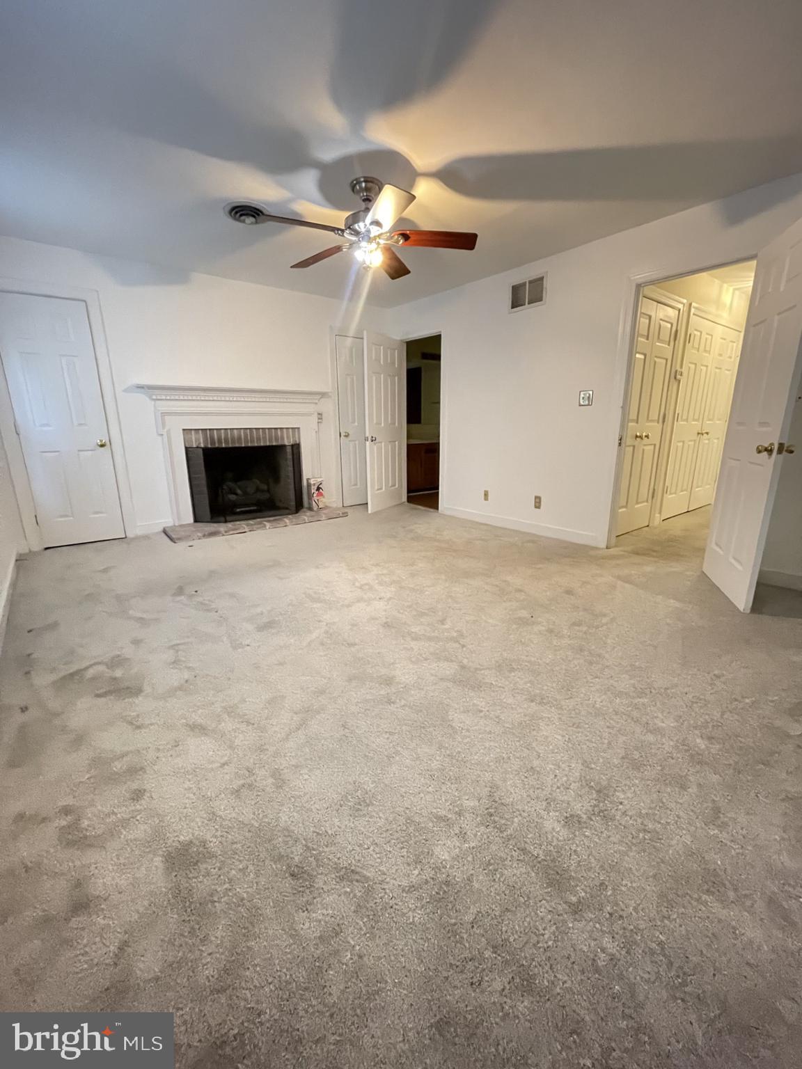 COLLEGE HILL - Residential Lease