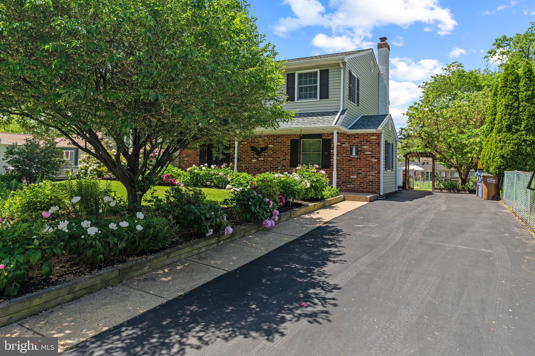 1448 SCHOOL LANE