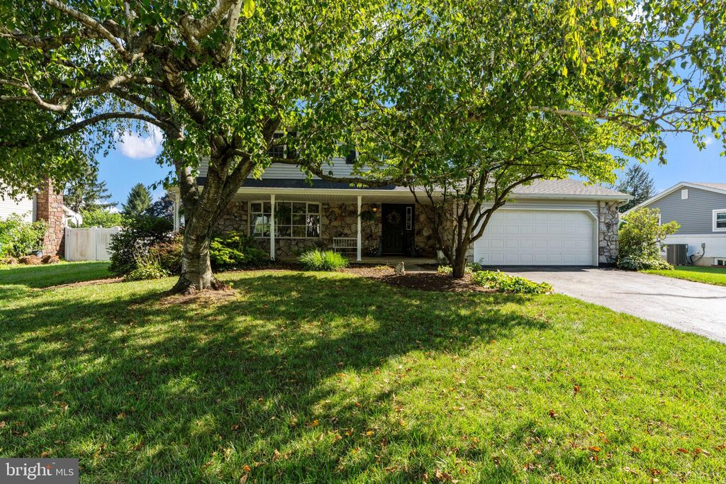 Photo of 2896 Willow Lane, MACUNGIE, PA 18062 (MLS # PALH2013524)