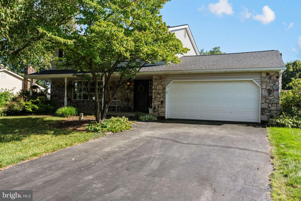 Photo of 2896 Willow Lane, MACUNGIE, PA 18062 (MLS # PALH2013524)