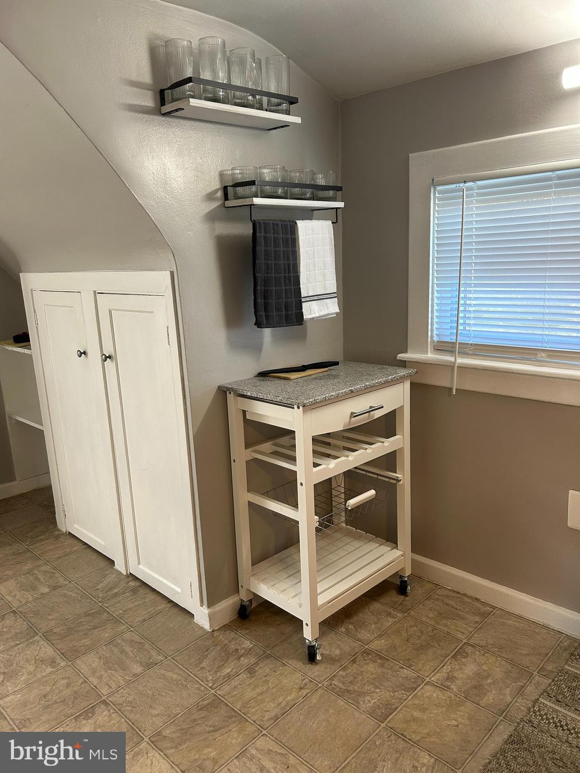 WOODMERE - Residential Lease