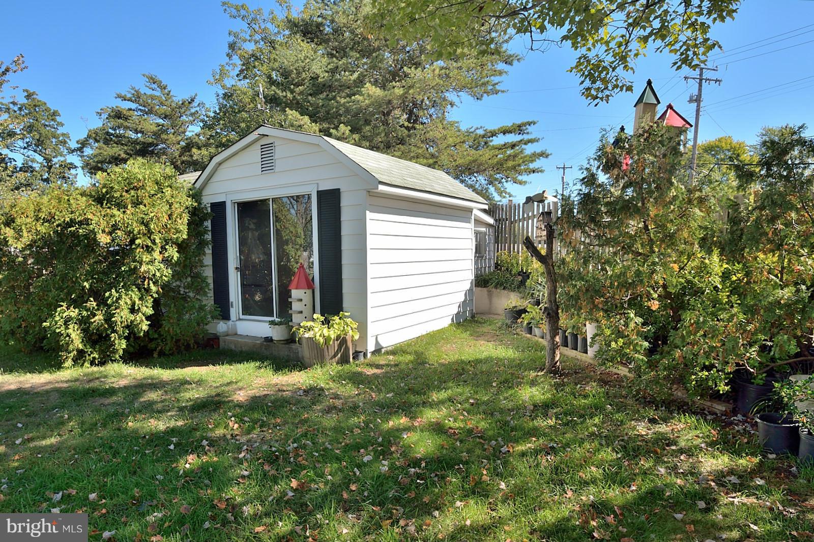 FAIRFAX HOMES - Residential