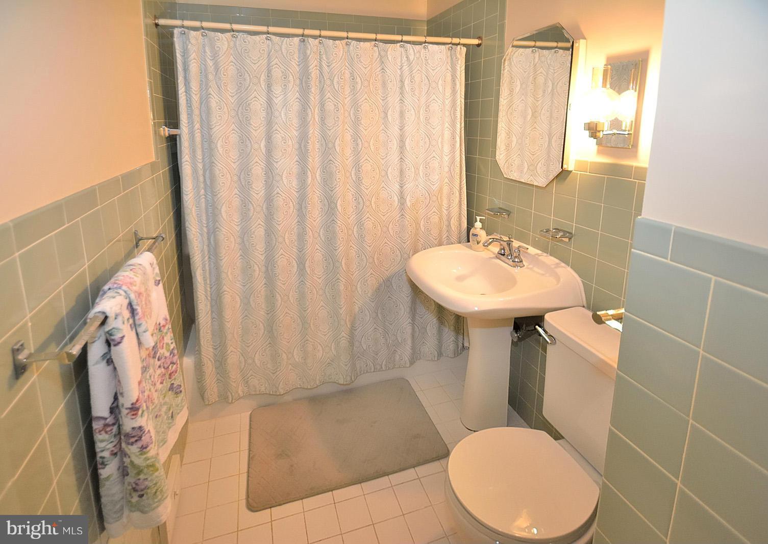 FAIRFAX HOMES - Residential