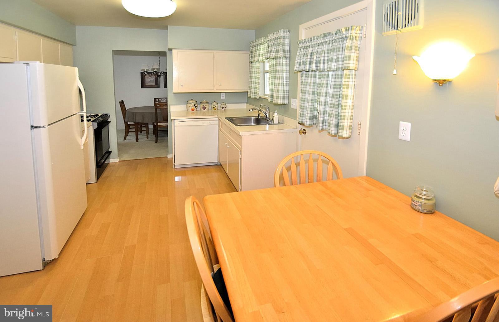 FAIRFAX HOMES - Residential