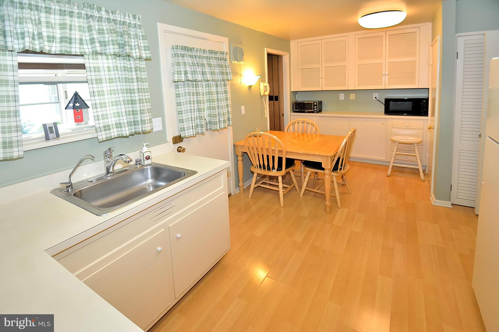 FAIRFAX HOMES - Residential