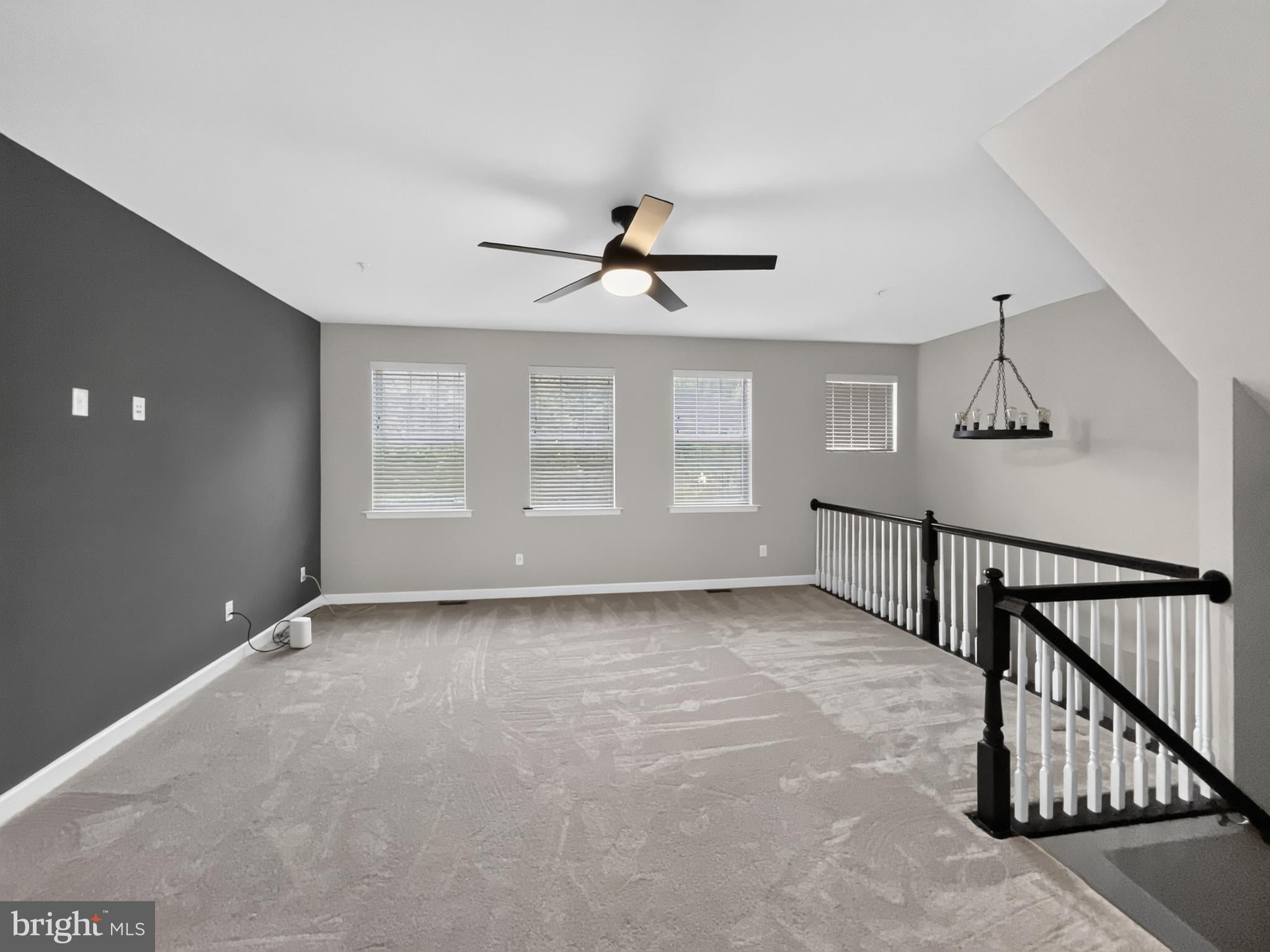 716 PIN OAK COURT