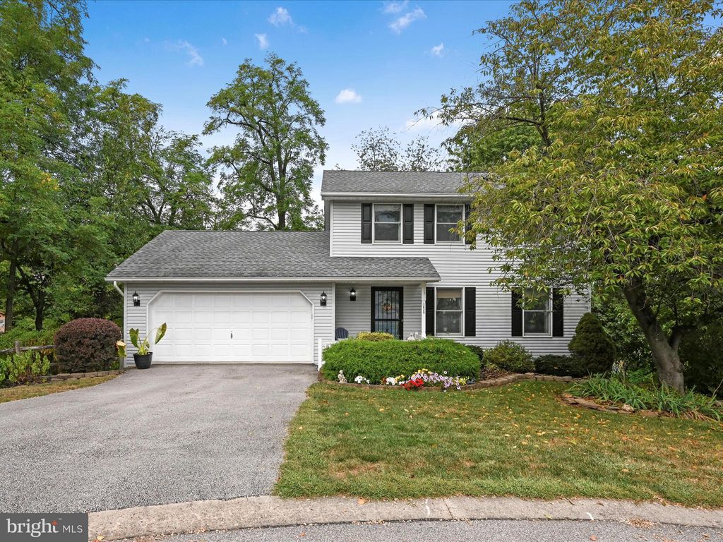 Photo of 1620 Leslynn Road, YORK, PA 17403 (MLS # PAYK2090112)