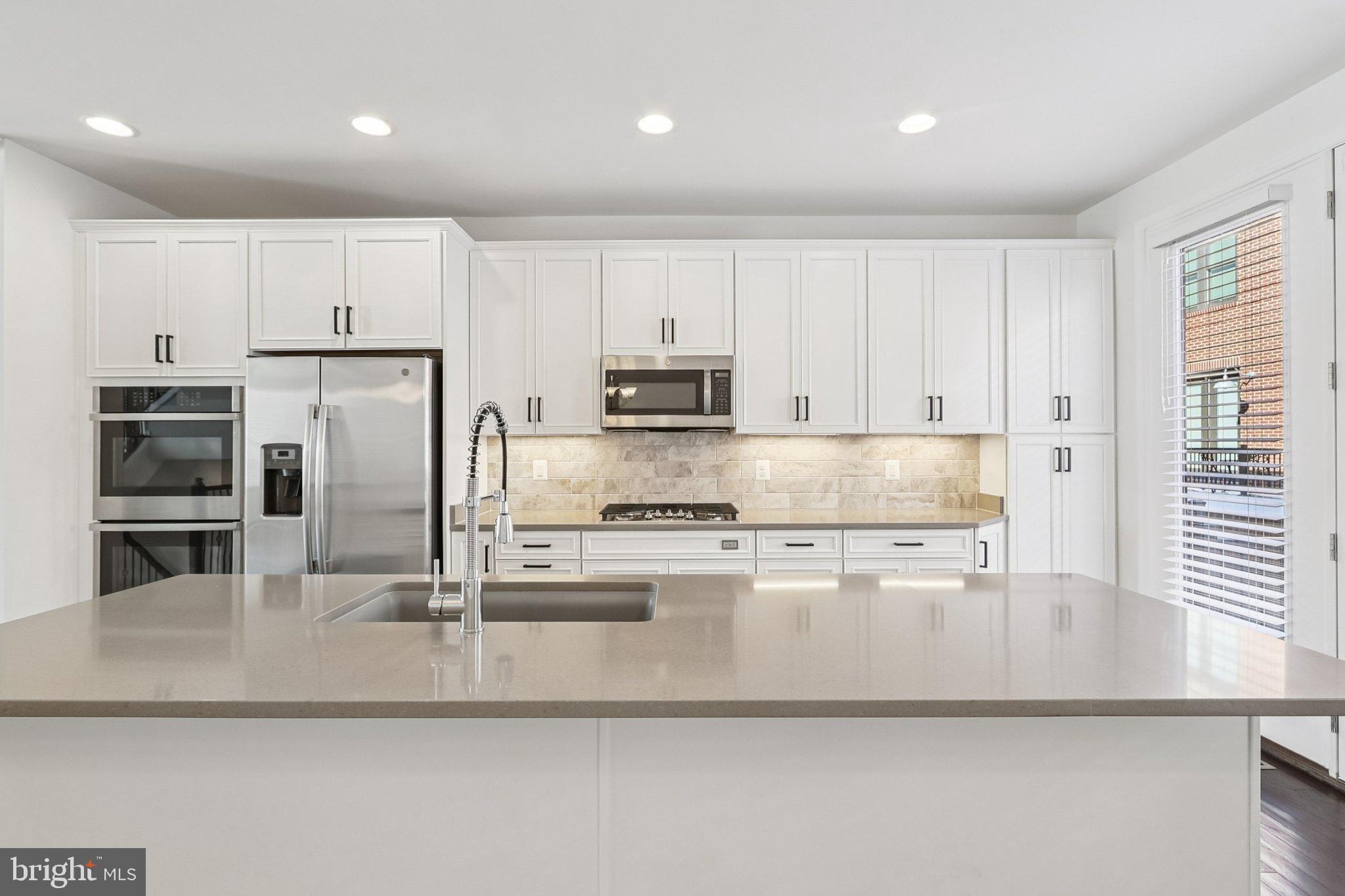 LAUREL HILL - Residential