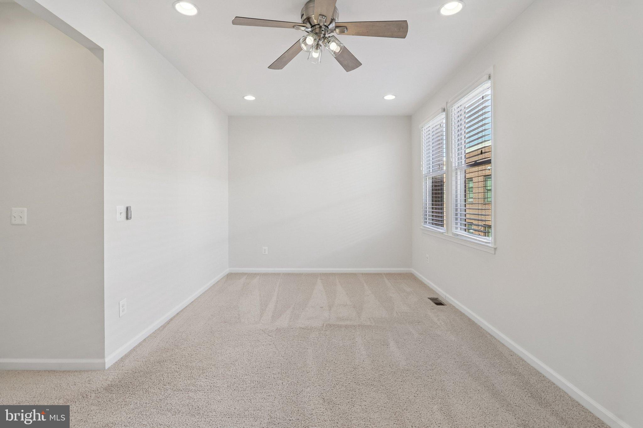 LAUREL HILL - Residential