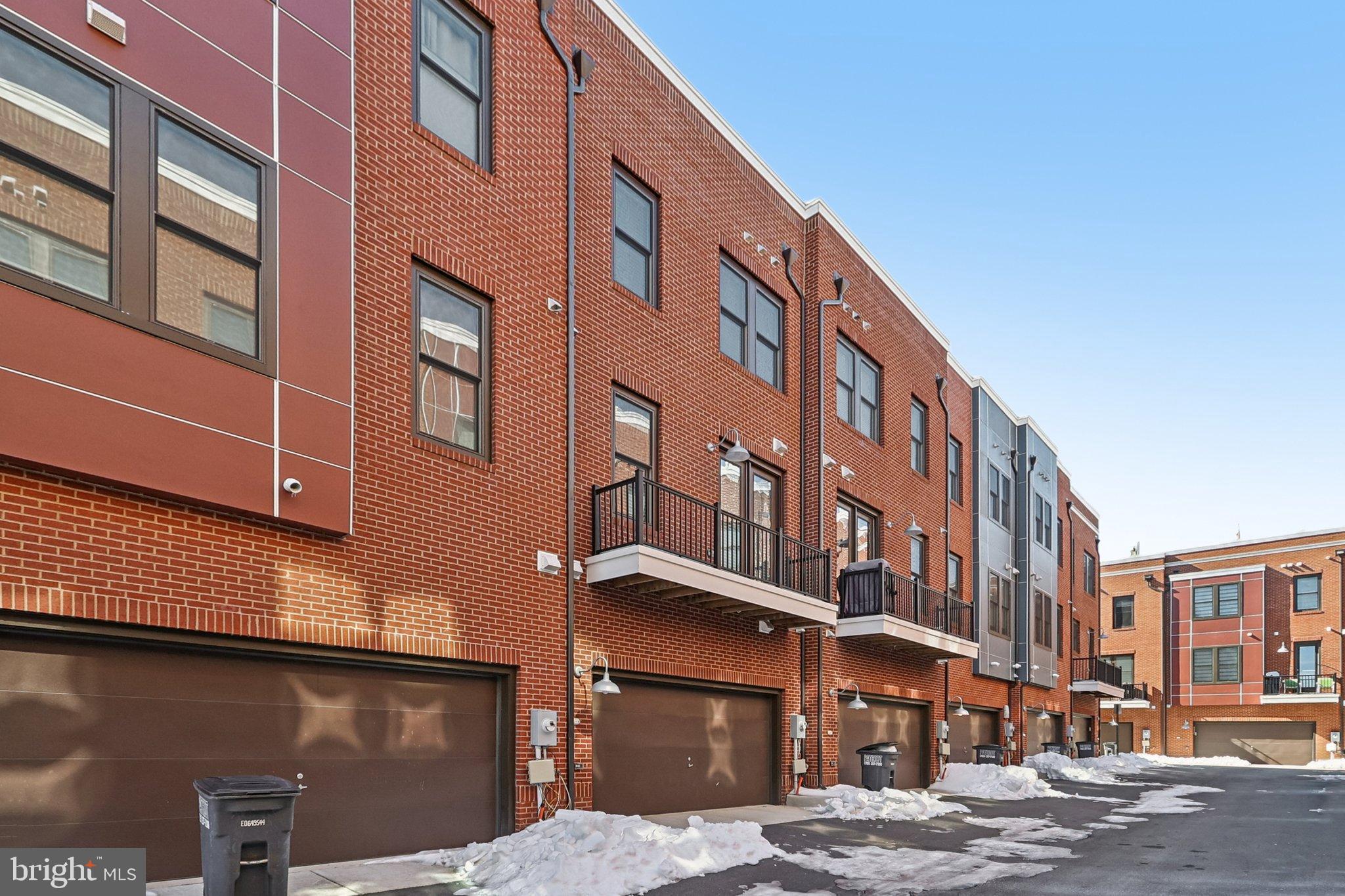 LAUREL HILL - Residential