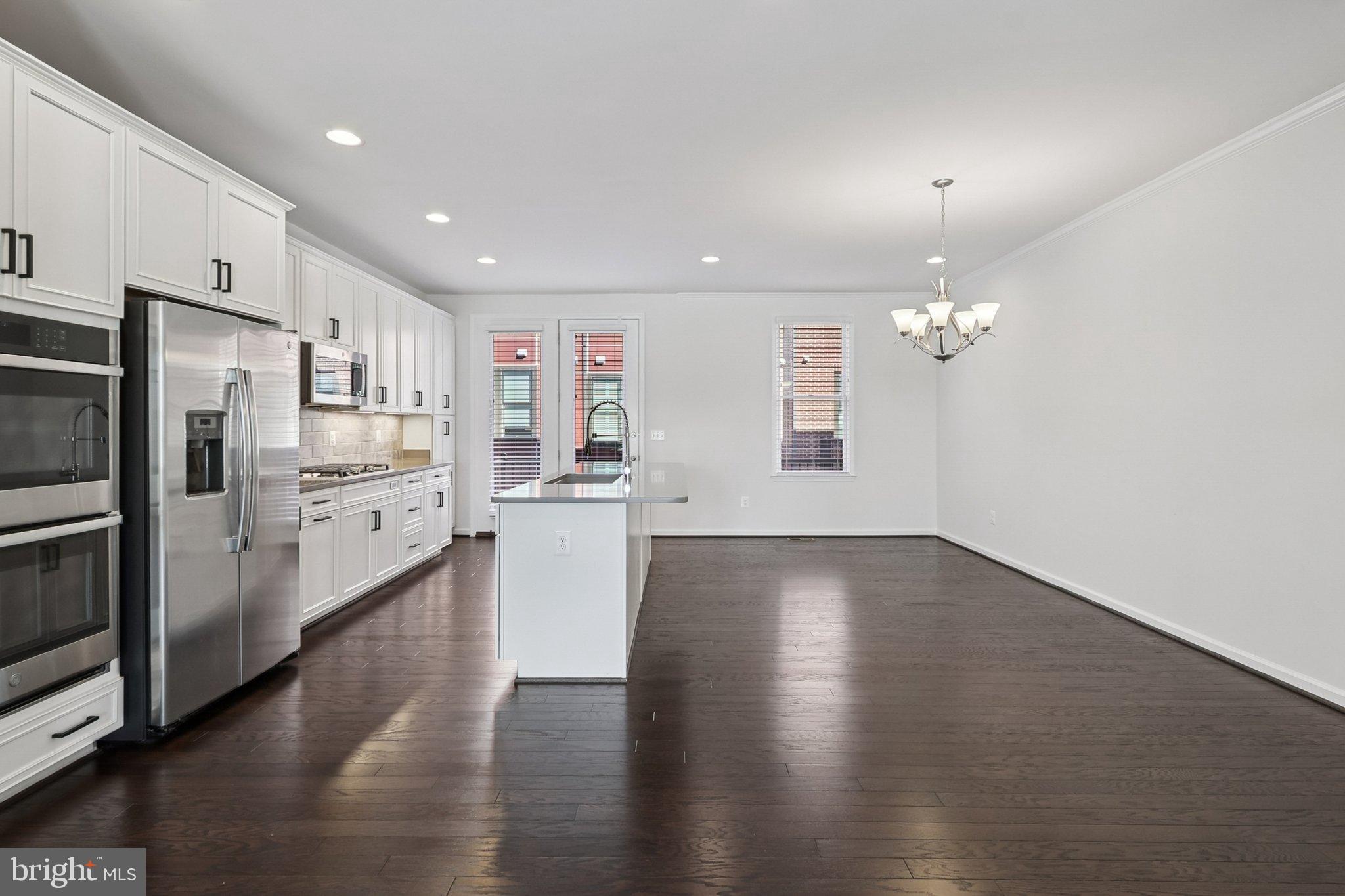 LAUREL HILL - Residential