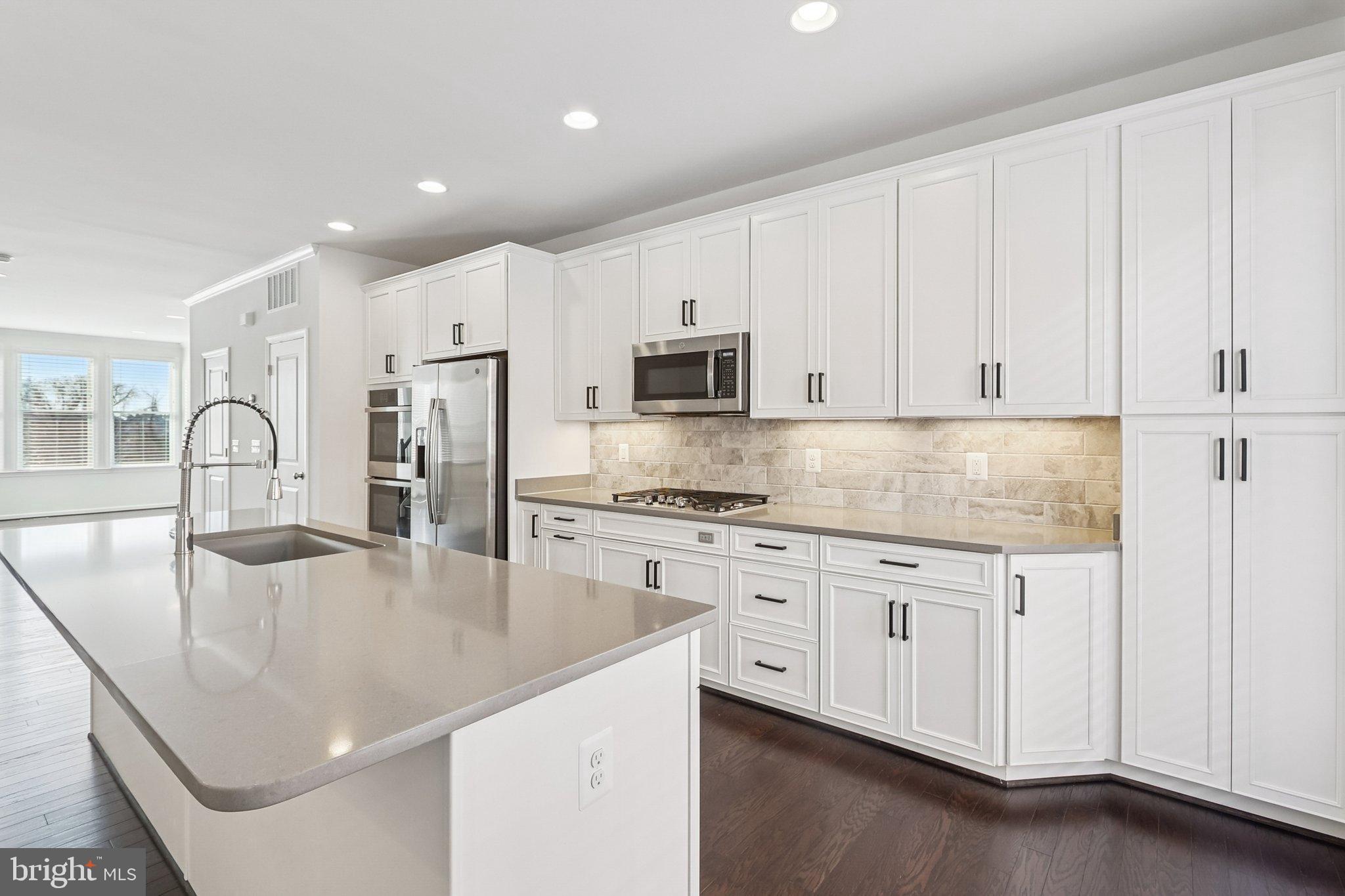 LAUREL HILL - Residential