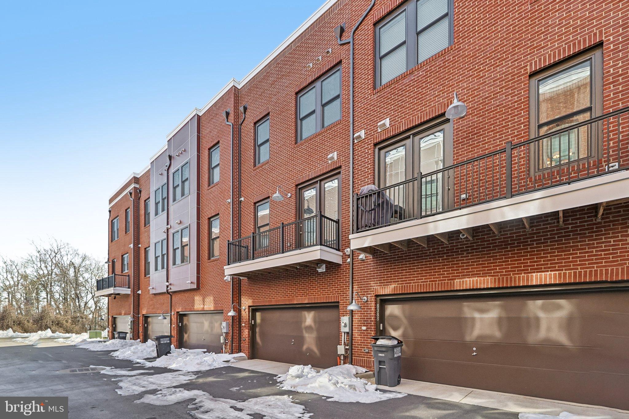 LAUREL HILL - Residential