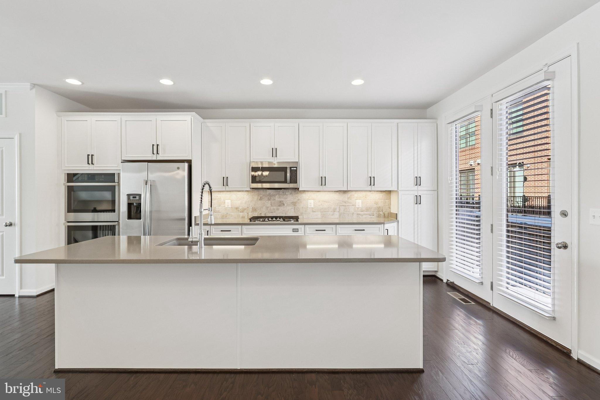 LAUREL HILL - Residential