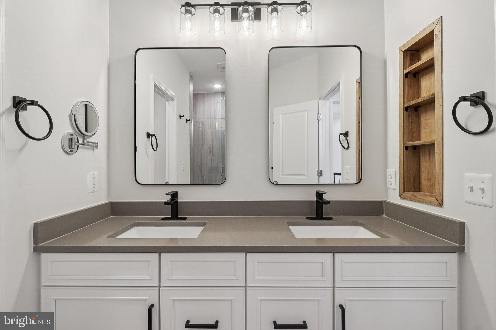 LAUREL HILL - Residential