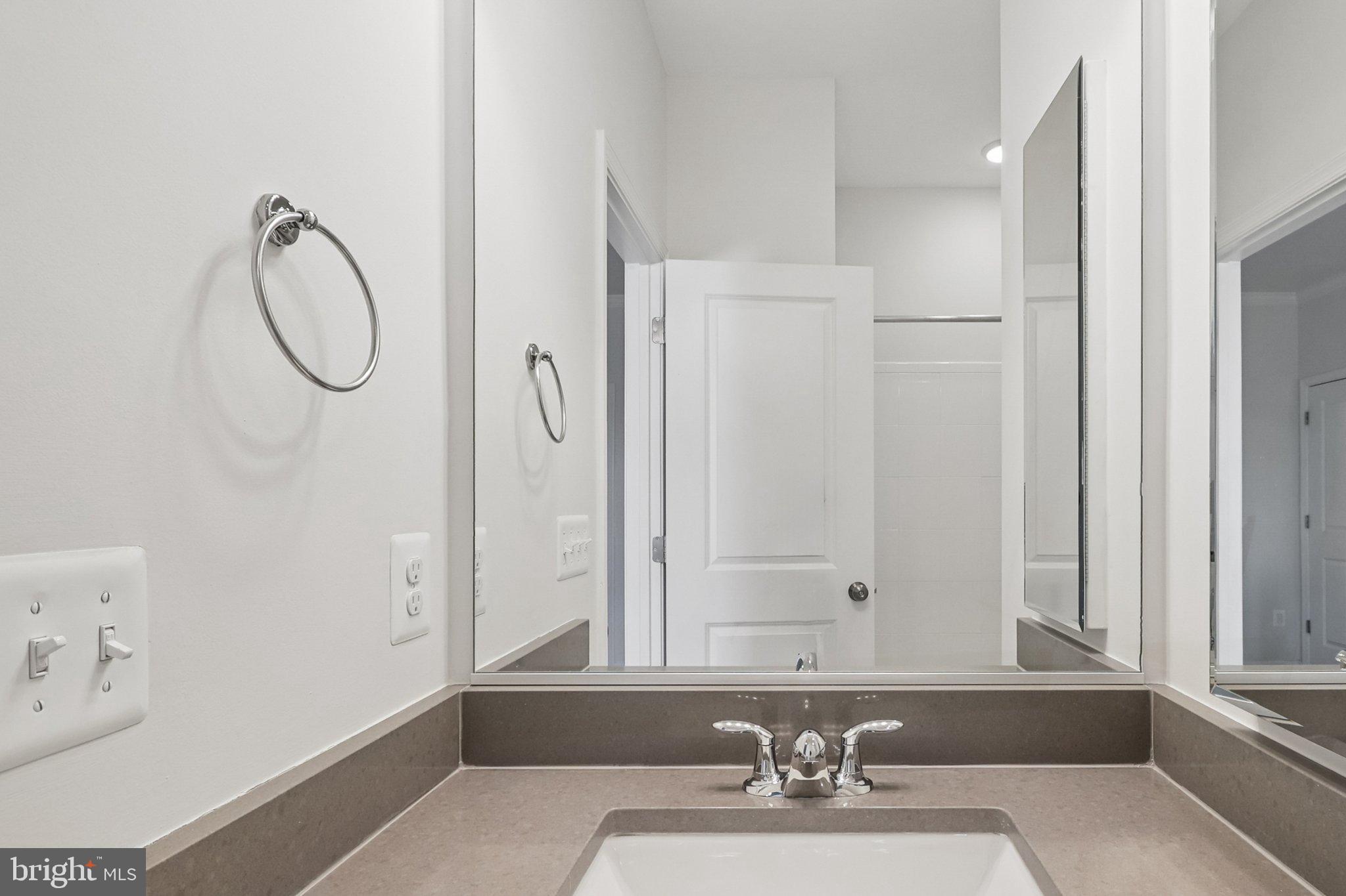 LAUREL HILL - Residential