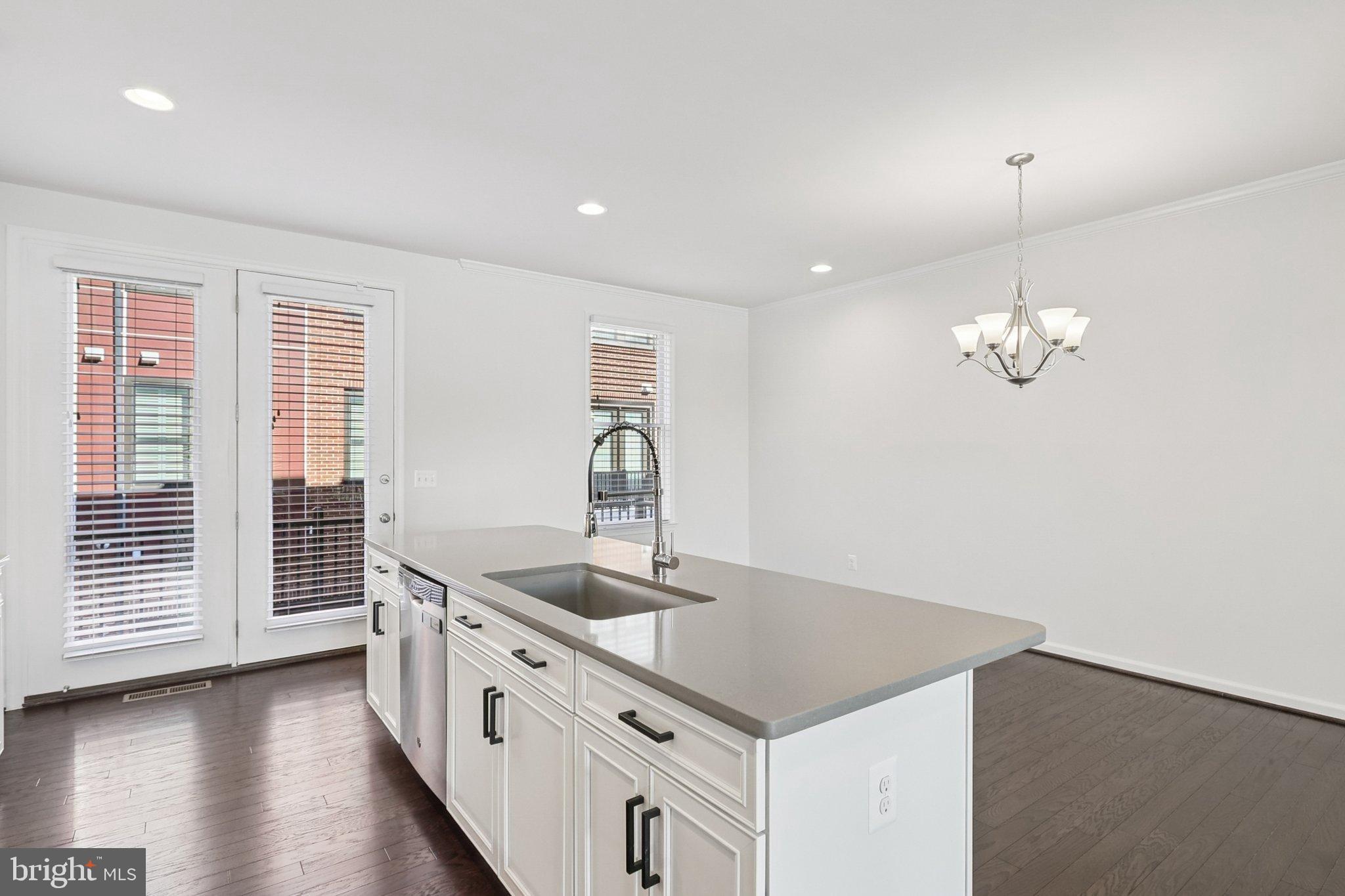 LAUREL HILL - Residential