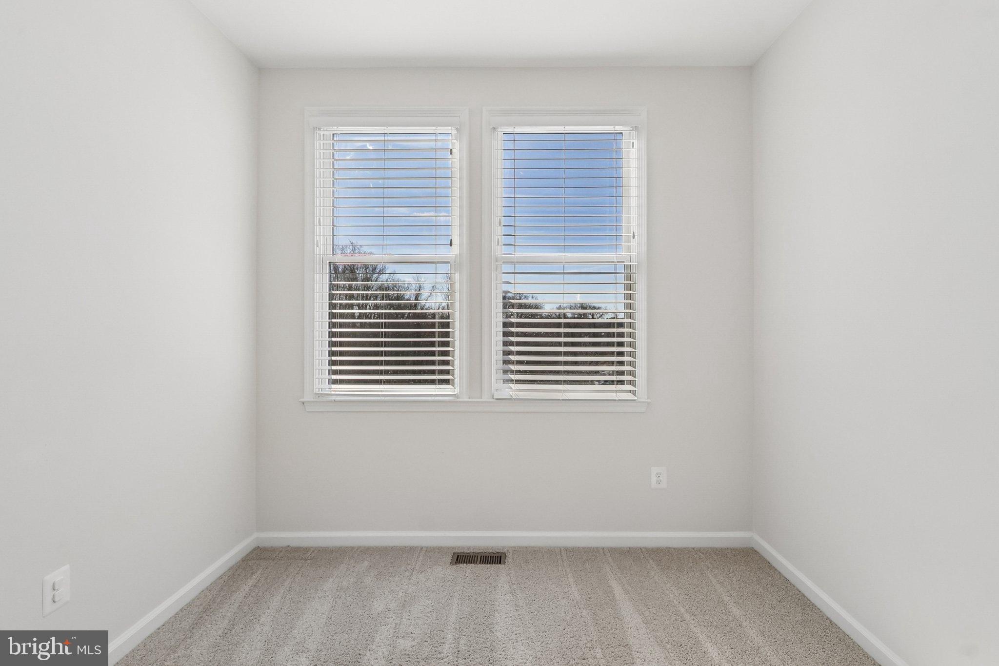 LAUREL HILL - Residential