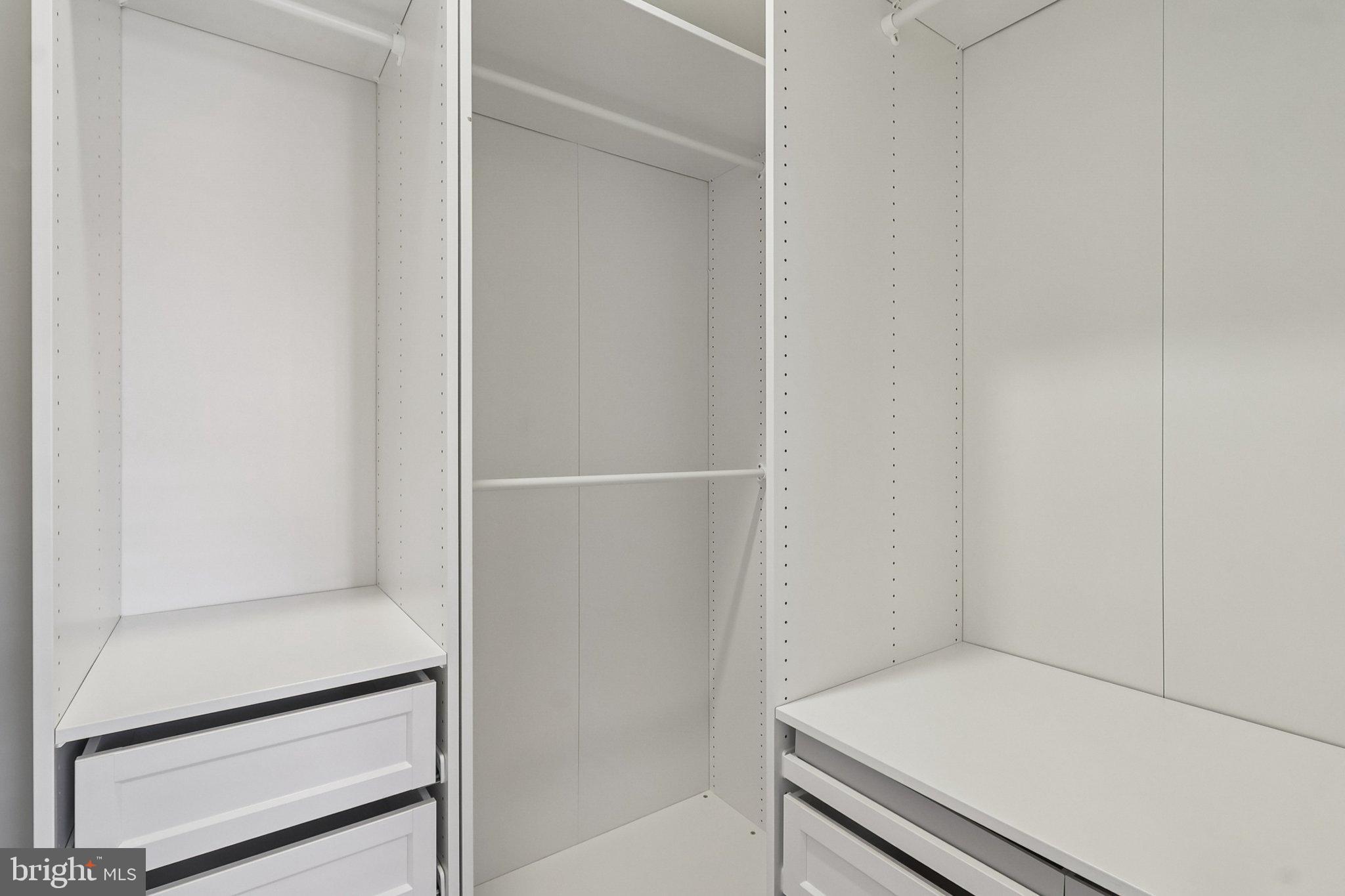 LAUREL HILL - Residential