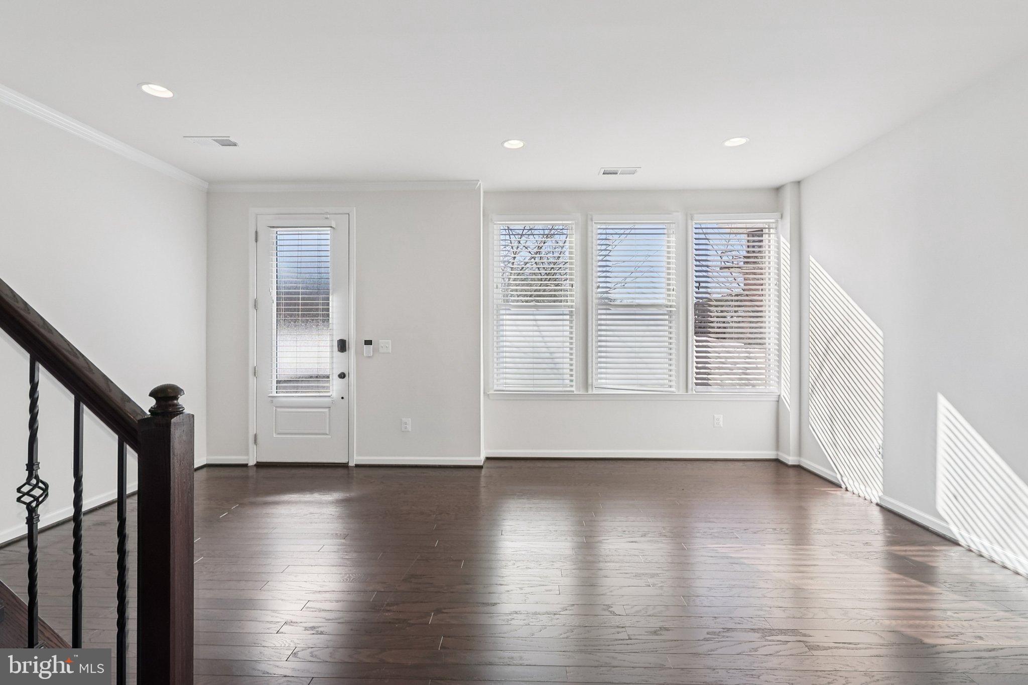 LAUREL HILL - Residential