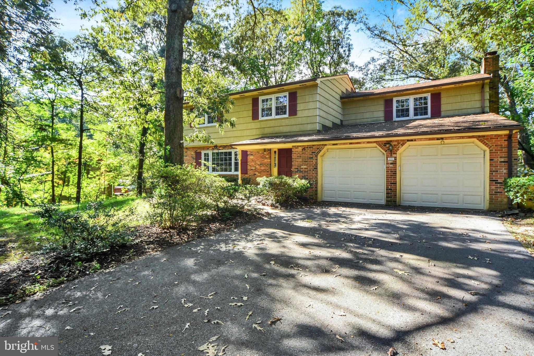 201 OAK AVENUE
