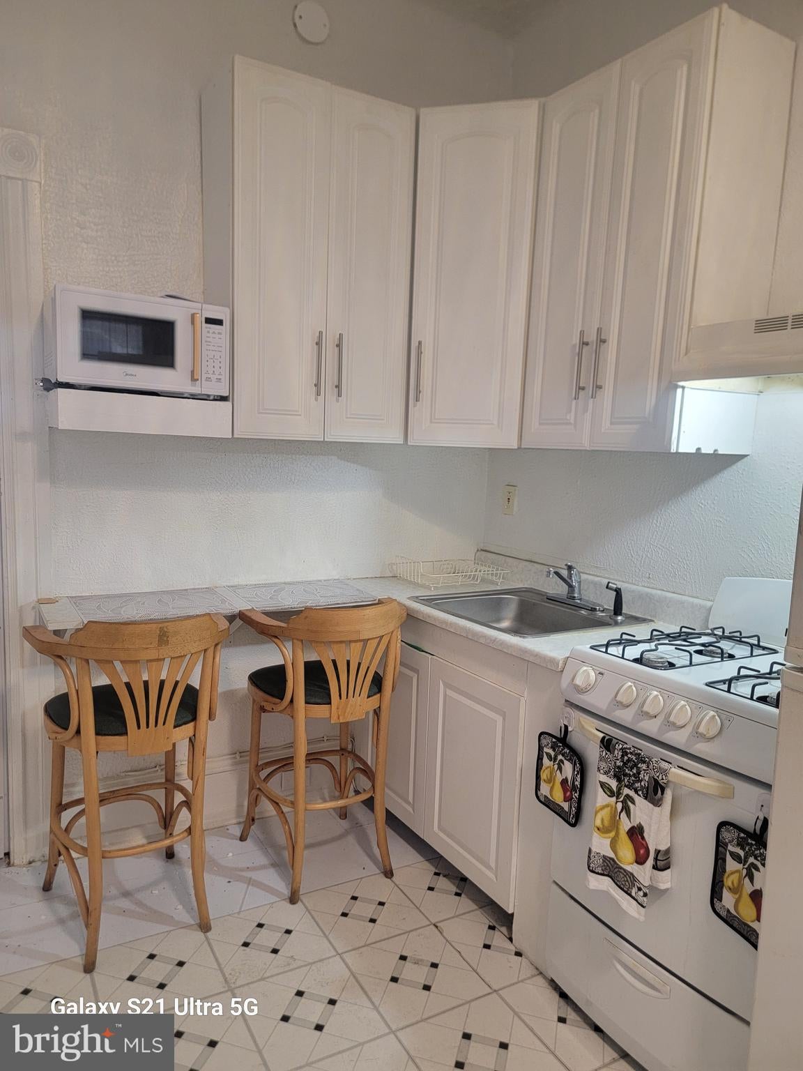 214 BUCKINGHAM PLACE 1