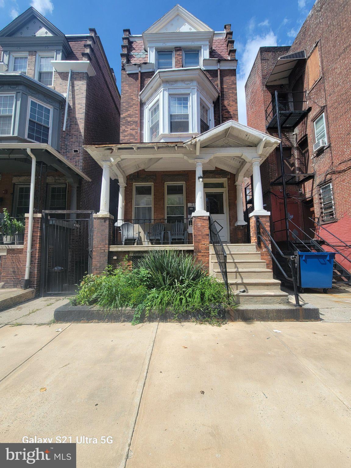 214 BUCKINGHAM PLACE 1